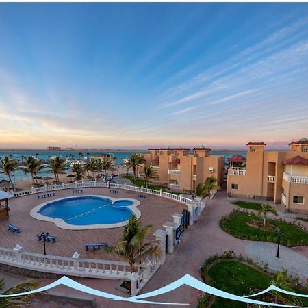 Dolphin Beach Resort Янбу Екстер'єр фото