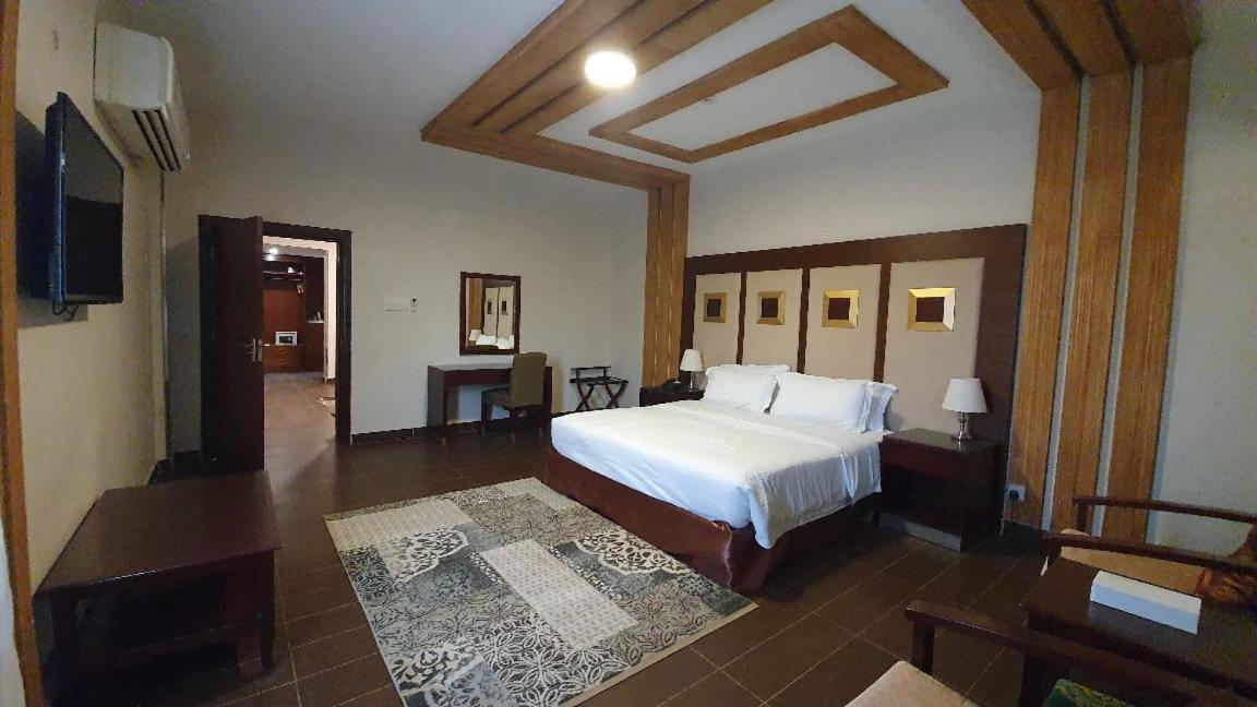 Dolphin Beach Resort Янбу Екстер'єр фото