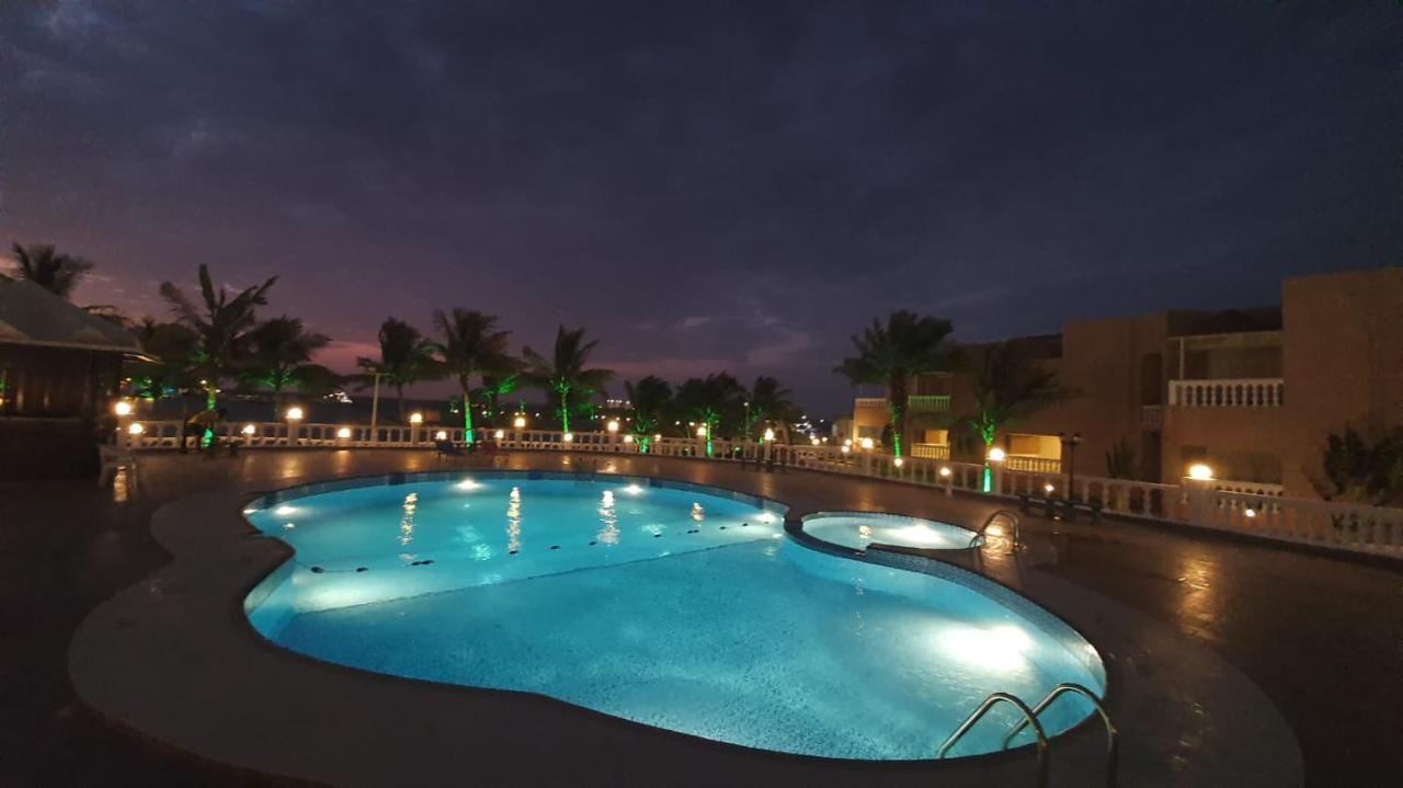 Dolphin Beach Resort Янбу Екстер'єр фото