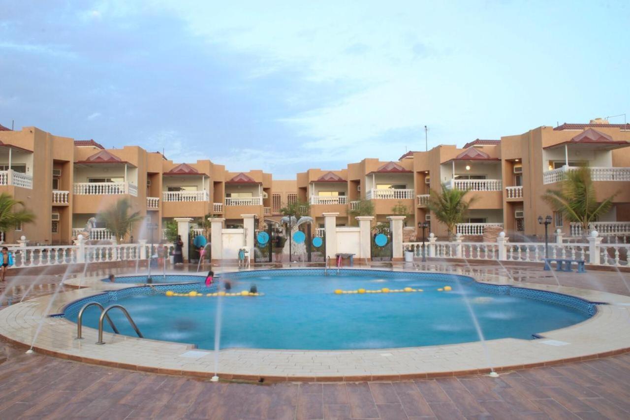 Dolphin Beach Resort Янбу Екстер'єр фото